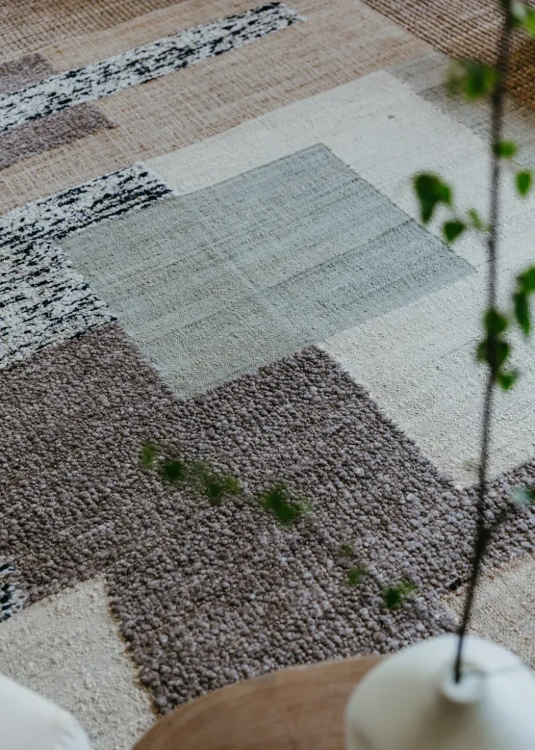 navajo rug showing square patterns