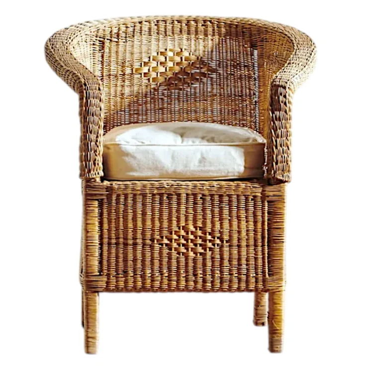 Circle back wicker chair